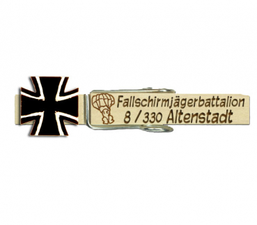 Wiesnglupperl mit einem handbemalten Bundeswehrkreuz