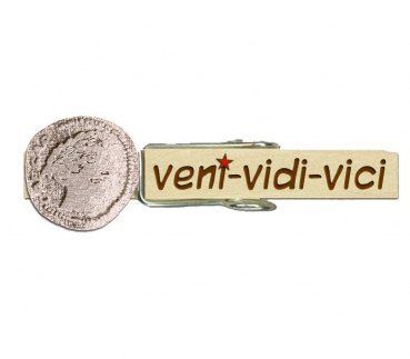 Glupperl mit einer gemalten römischen Silbermünze