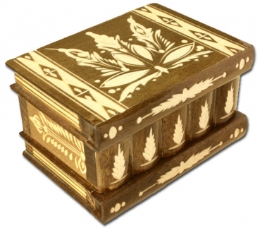 Bücher-Trick-Box mittelbraun mit Schnitzerei Gr. 3