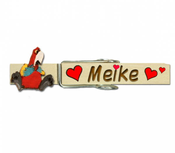 Holzwäscheklammer mit Namen und einem roten Papagei