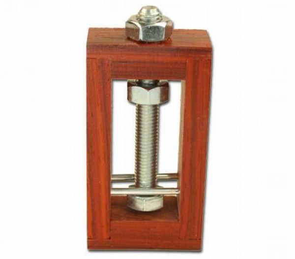 Schraubenpuzzle mit Holz